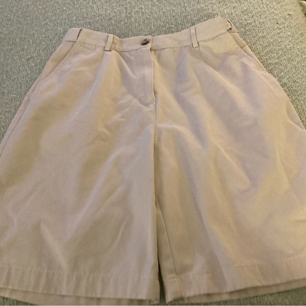 L.L.Bean Women's Wrinkle-Free Bayside Shorts High-Rise Comfort Waist Sz 10 Reg